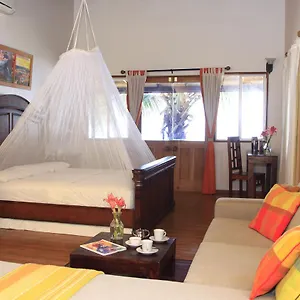 Hotel Mt. Plaisir Estate